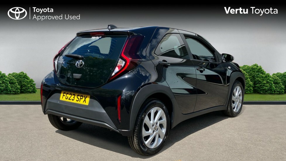 Toyota Aygo X Pure Black #2