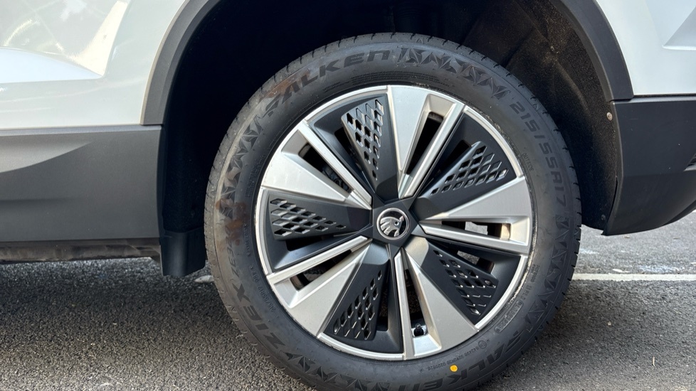 Skoda Karoq Se Drive FL72YWT White #5