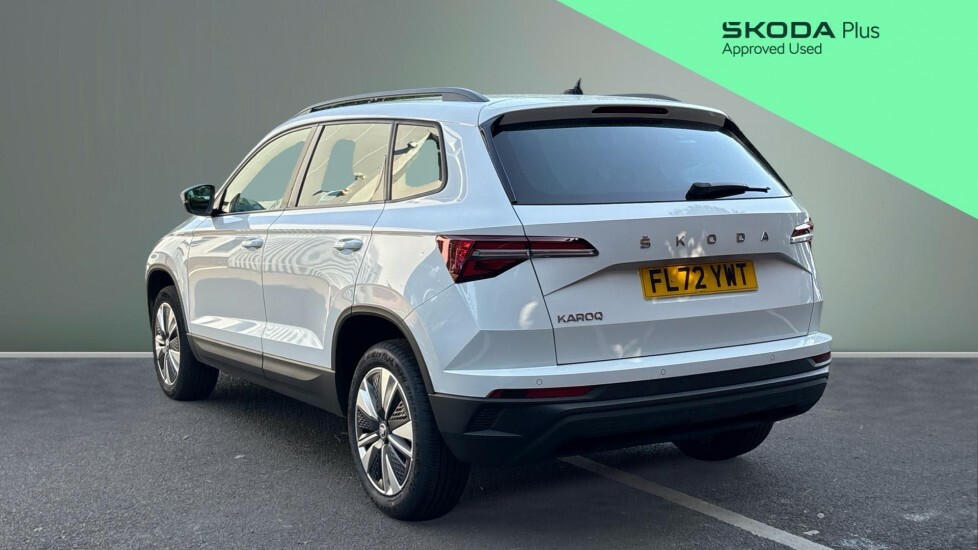 Skoda Karoq Se Drive FL72YWT White #3