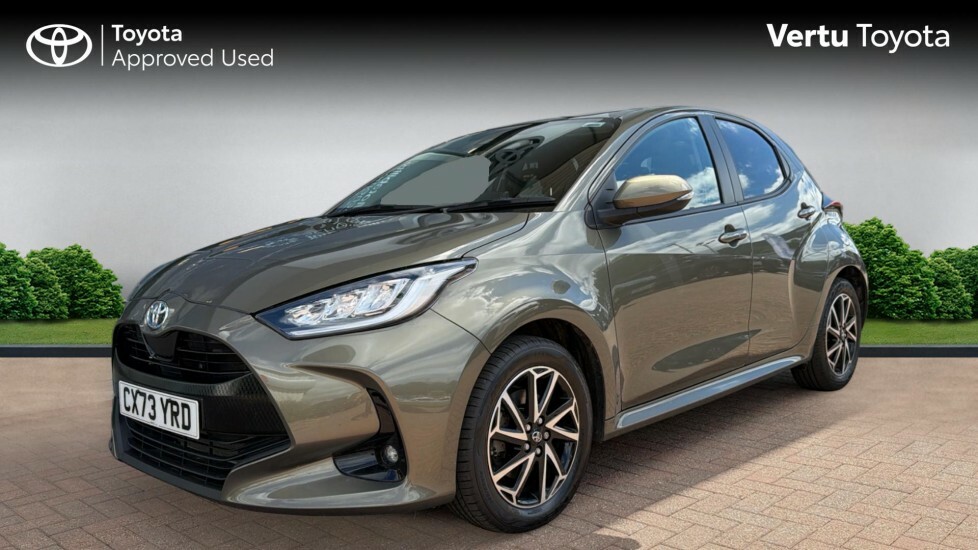 Toyota Yaris Design CX73YRD Gold #3