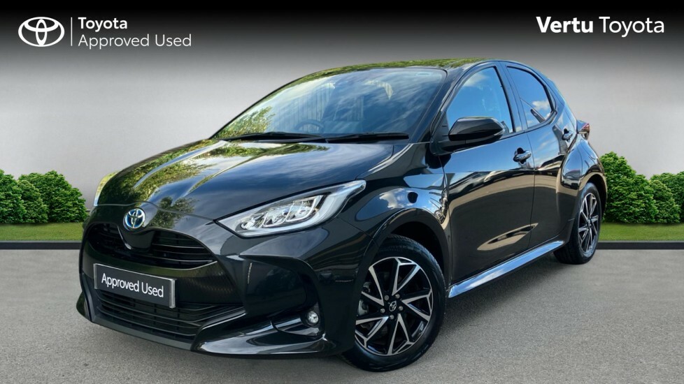 Toyota Yaris Design Black #3