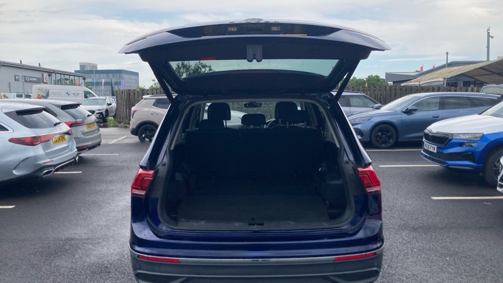 Volkswagen Tiguan Allspace Life Blue #4