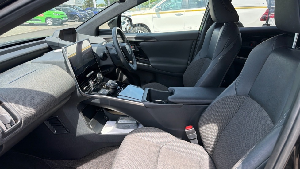 Toyota bZ4X Motion Black #5