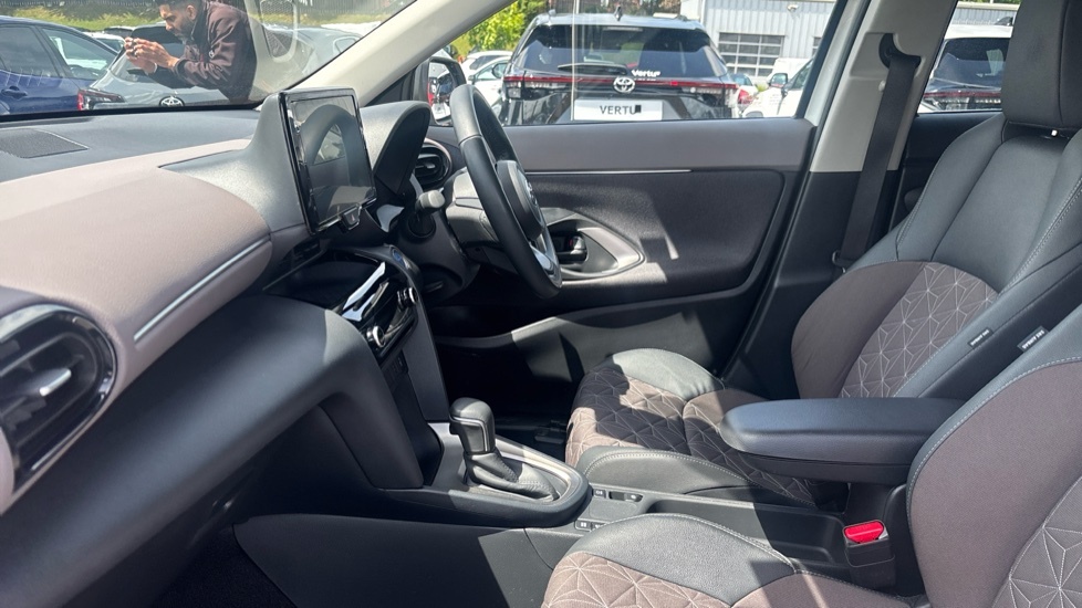 Toyota Yaris Cross Excel DU23XVL White #5