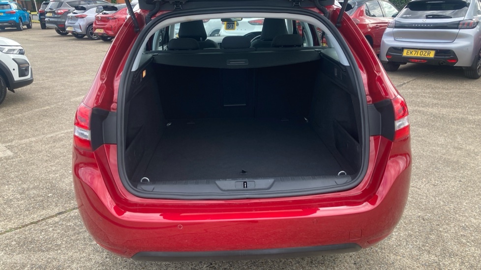 Peugeot 308 Allure Red #4