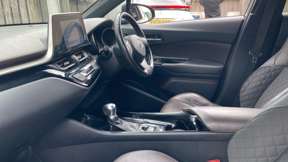 Toyota C-Hr Excel Black #4
