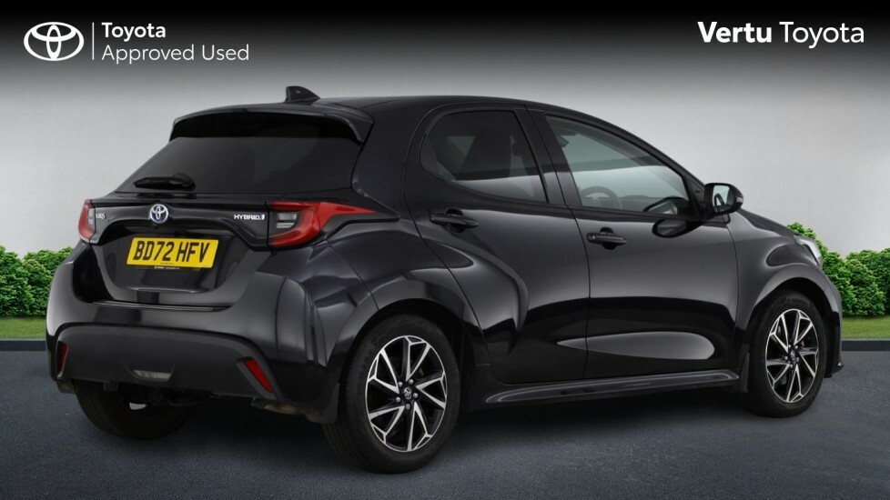Toyota Yaris Design Black #2