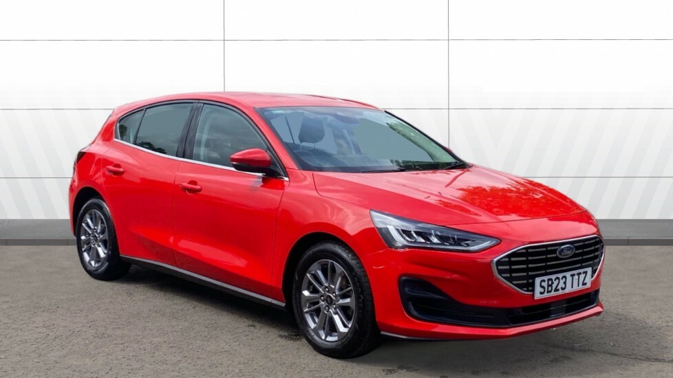 Ford Focus Titanium Red