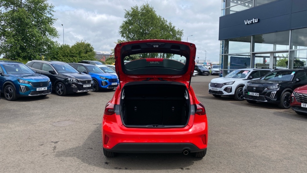 Ford Focus Titanium SB23TTZ Red #4