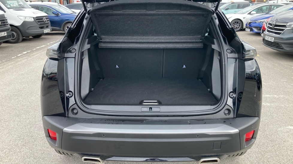 Peugeot 2008 Gt Black #4