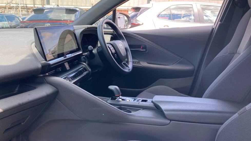 Toyota C-Hr Design White #5