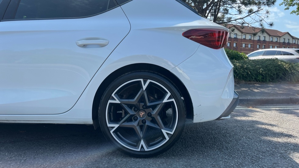 Cupra Leon V2 White #5