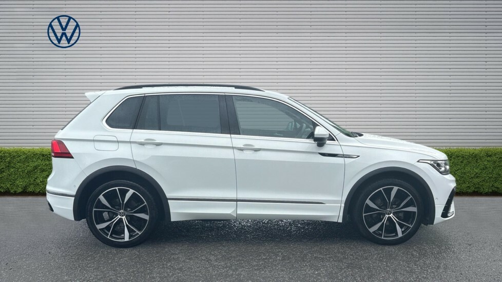 Volkswagen Tiguan R-line CK23YXT White #4