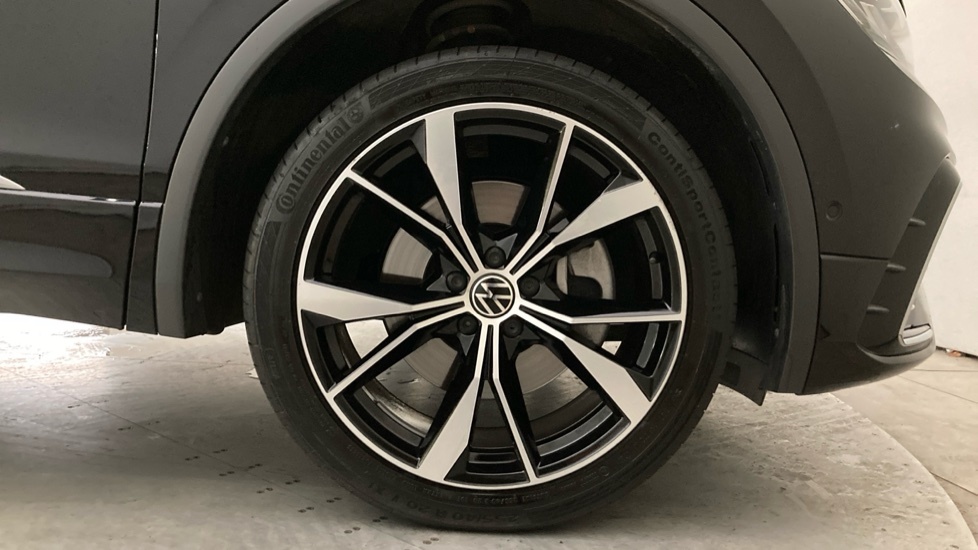 Volkswagen Tiguan R-line YF23OYR Black #5