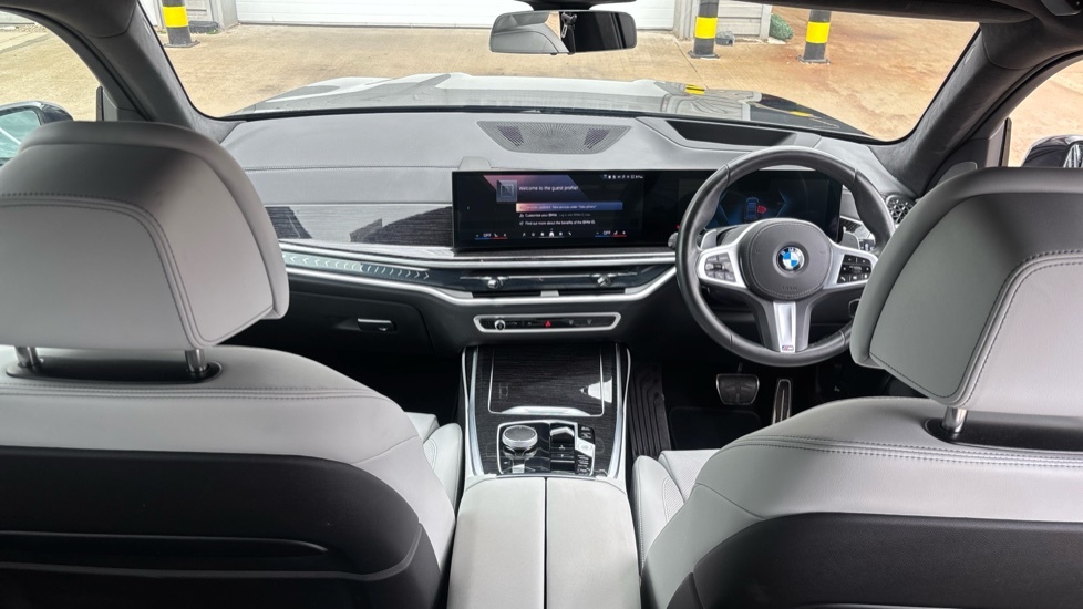 BMW X7 M Sport Black #4