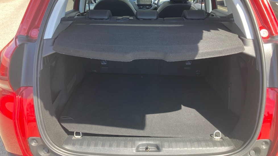 Peugeot 2008 Allure Premium Red #4