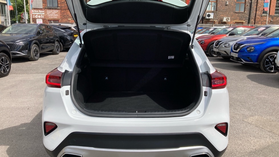 Kia Xceed 2 White #4