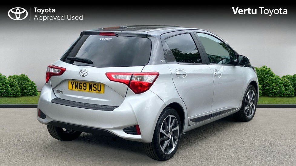 Toyota Yaris Y20 Silver #2