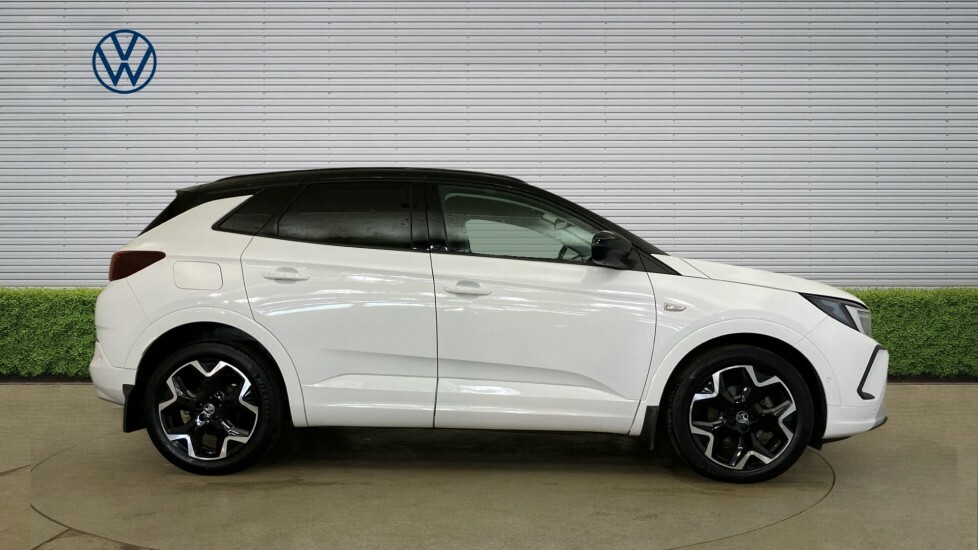 Vauxhall Grandland Ultimate White #4