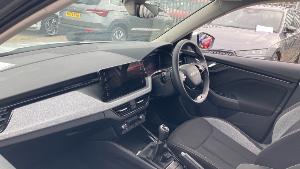 Skoda Kamiq Se Edition GL25ZYC White #2