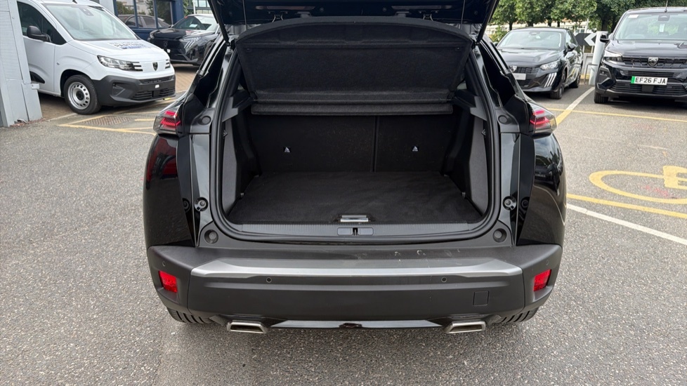 Peugeot 2008 Gt Black #4