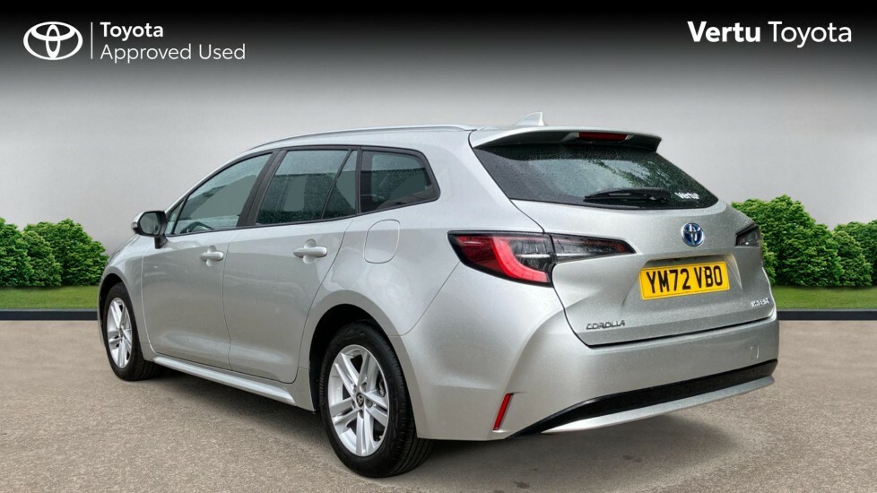 Toyota Corolla Icon White #4