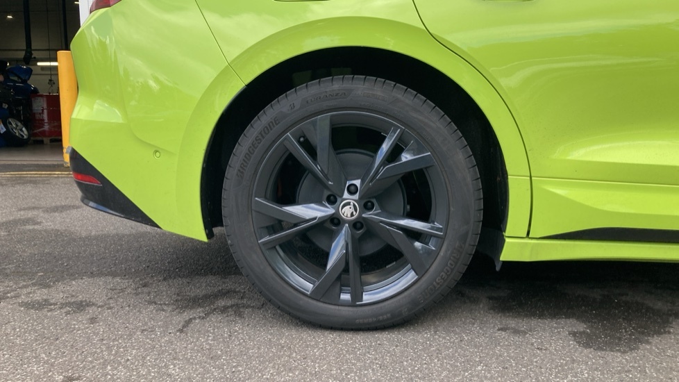 Skoda ENYAQ Vrs Green #5
