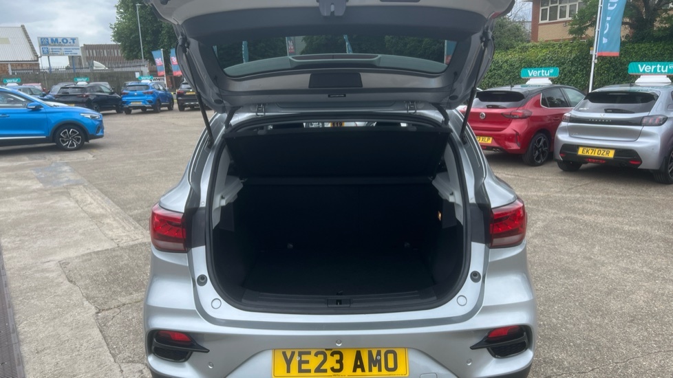 MG ZS Exclusive Silver #4