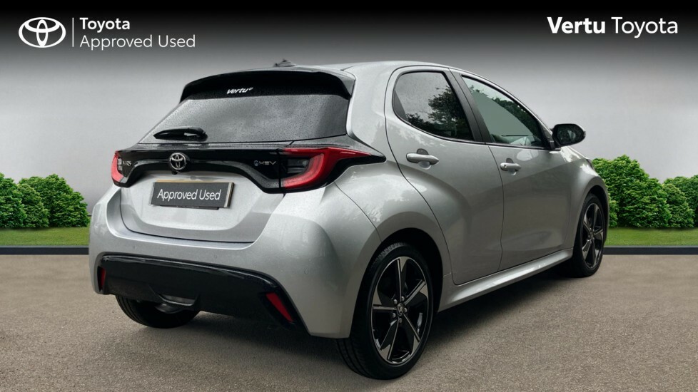 Toyota Yaris Excel Silver #2