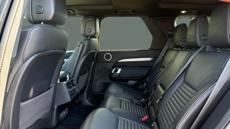 Land Rover Discovery R-dynamic Se WK23HVZ Black #4