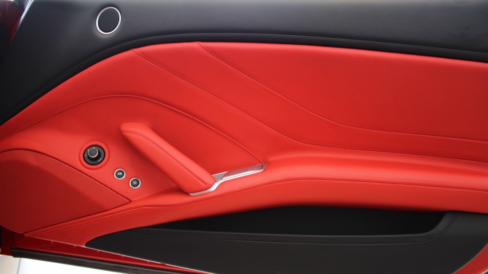 Ferrari California T Hele Red #16
