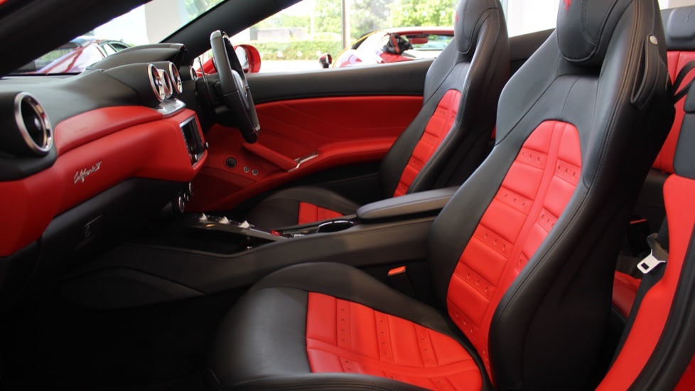 Ferrari California T Hele Red #28