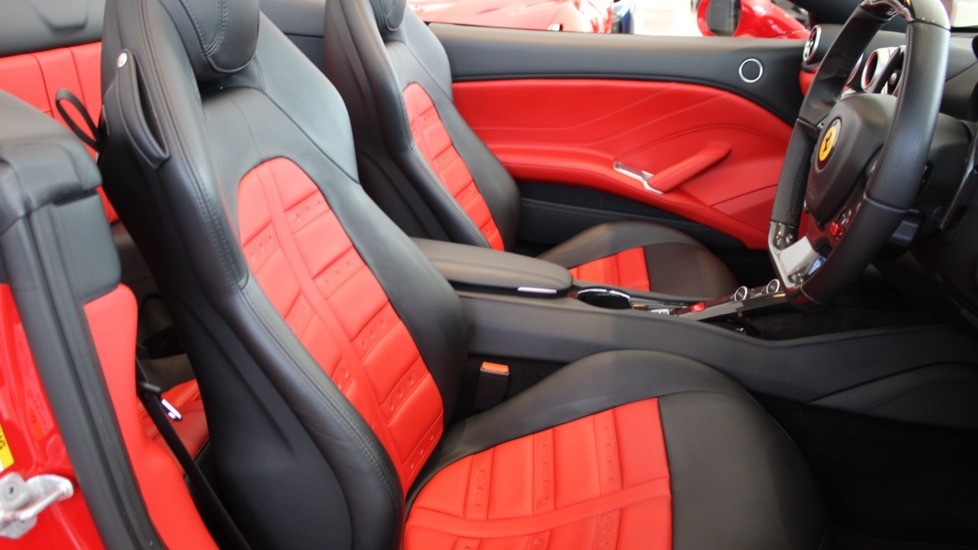Ferrari California T Hele Red #10