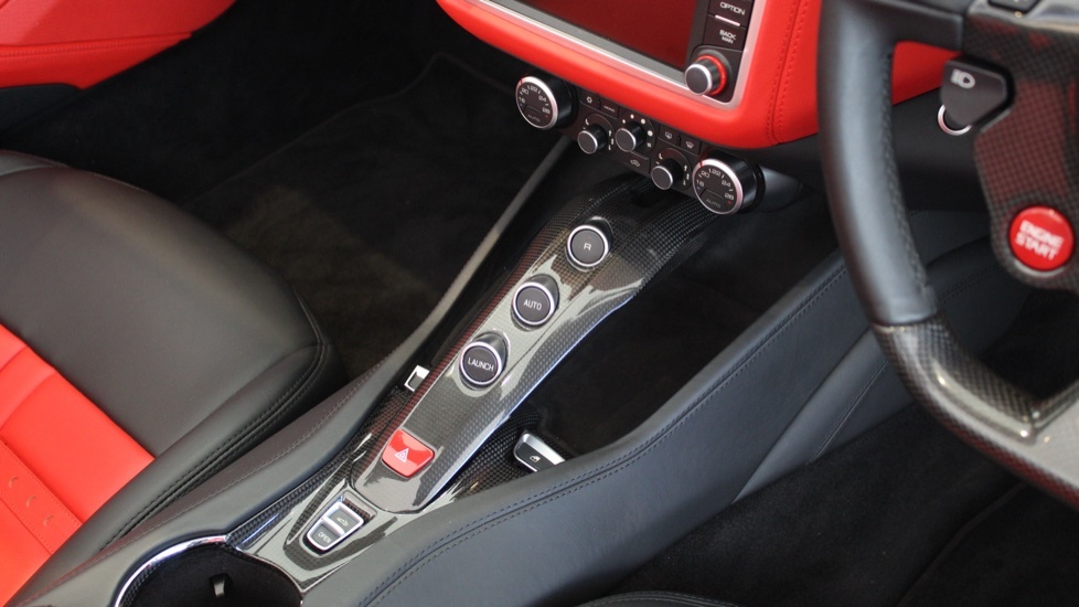 Ferrari California T Hele Red #17