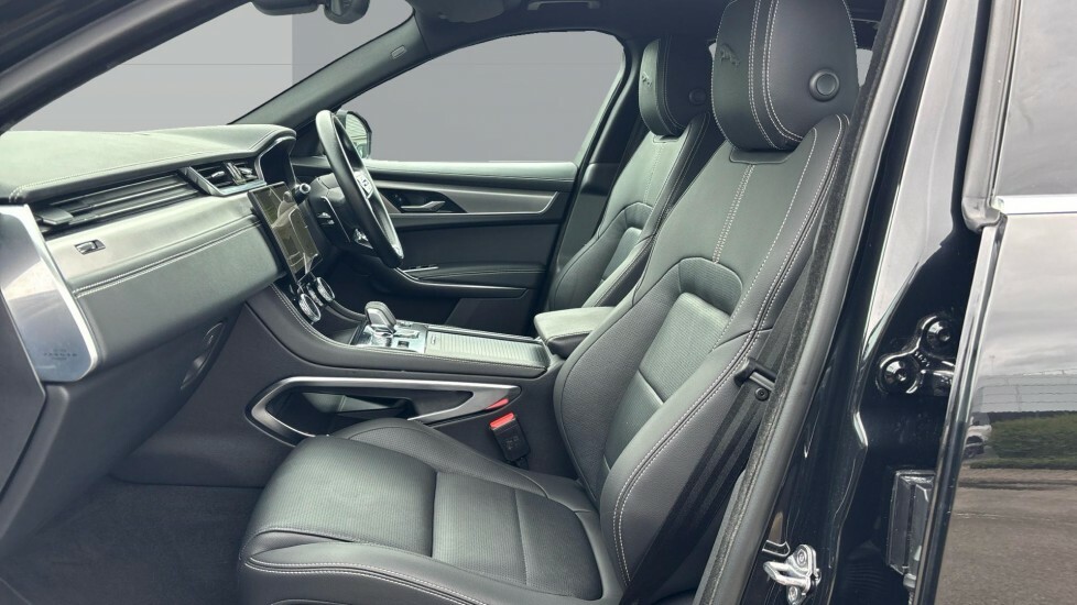 Jaguar F-Pace R-dynamic S YB22YWG Black #3