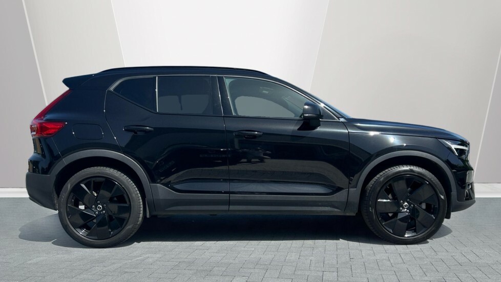 Volvo XC40 Plus Black Edition MW75POA Black #3
