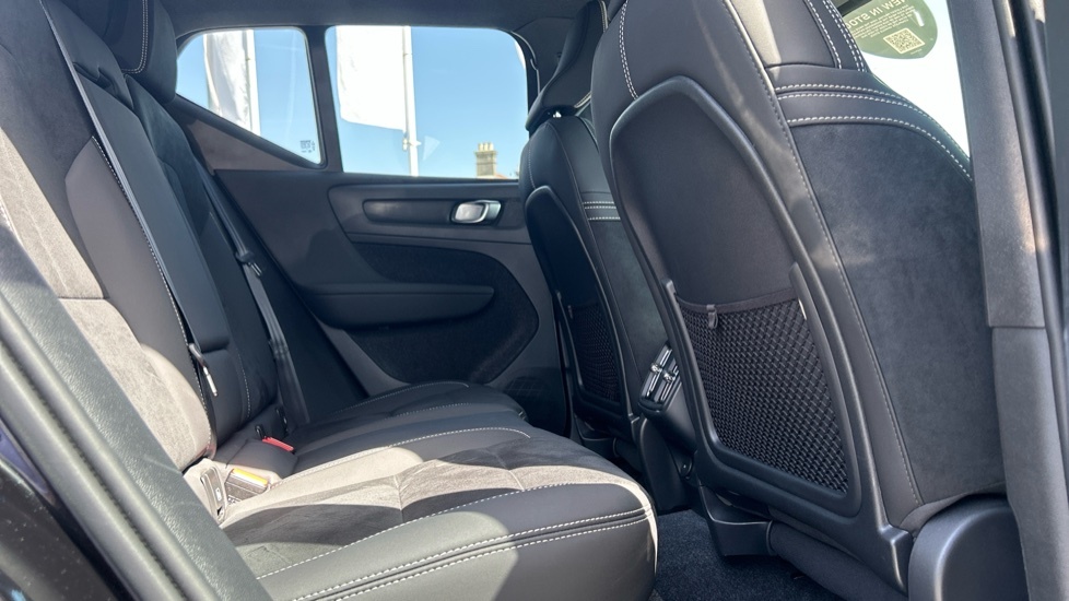 Volvo XC40 Plus Black Edition MW75POA Black #6