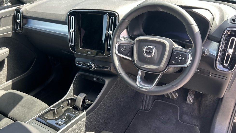Volvo XC40 Plus Black Edition MW75POA Black #4