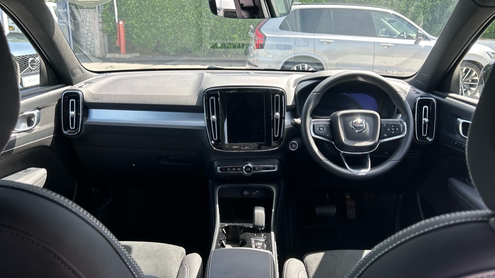 Volvo XC40 Plus Black Edition MW75POA Black #5