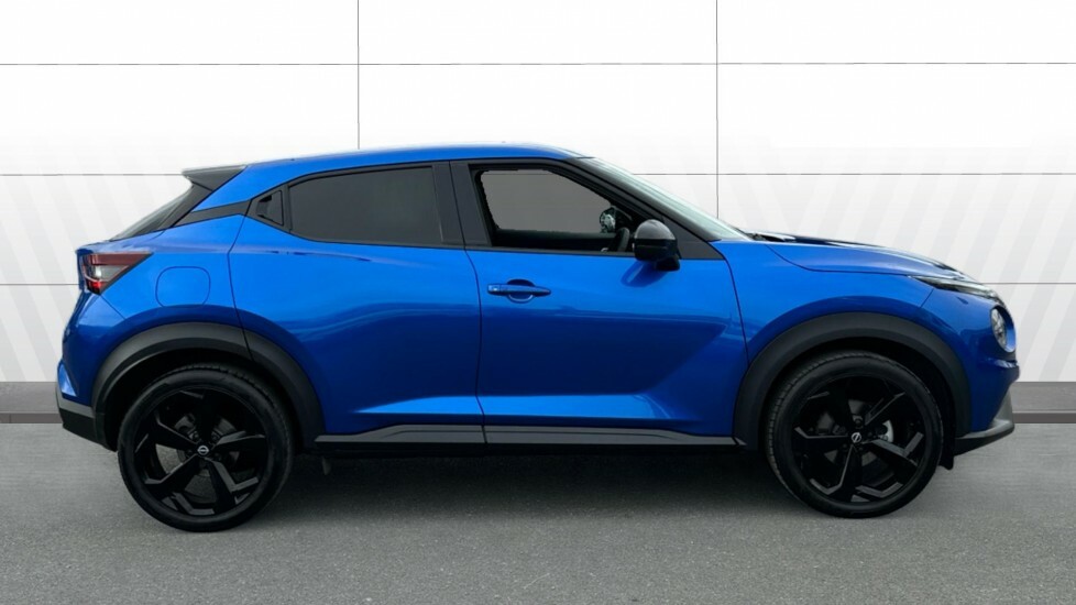 Nissan Juke Tekna Blue #5