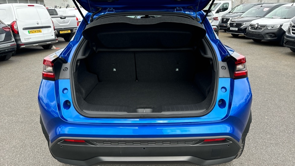 Nissan Juke Tekna Blue #4