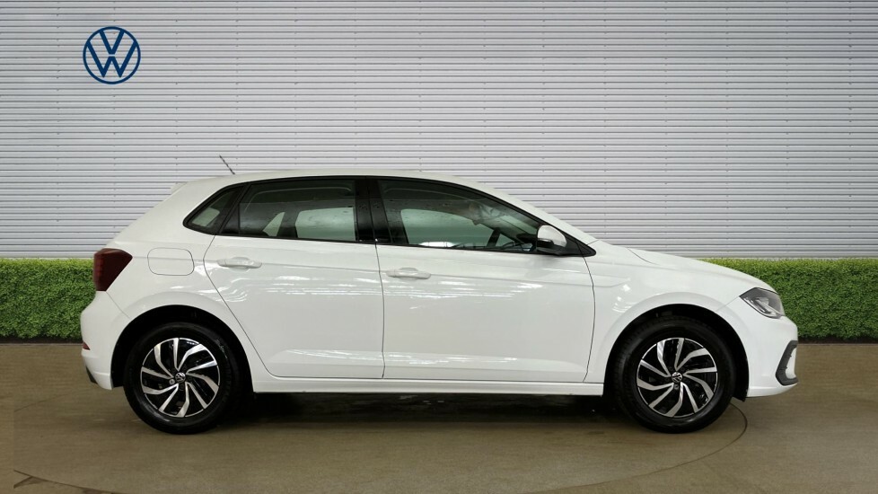 Volkswagen Polo Life White #4
