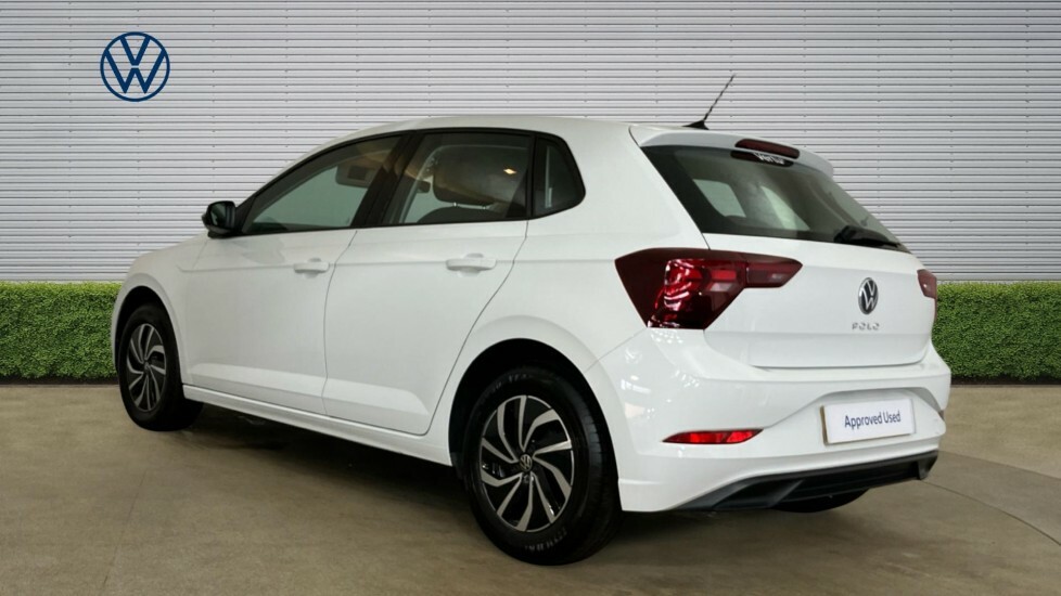 Volkswagen Polo Life White #3