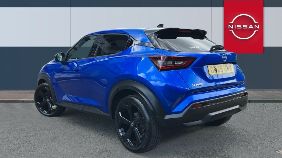 Nissan Juke Tekna Blue #2