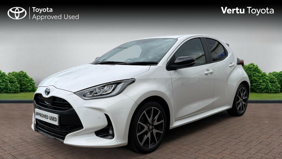 Toyota Yaris Dynamic YR22HSV White #3