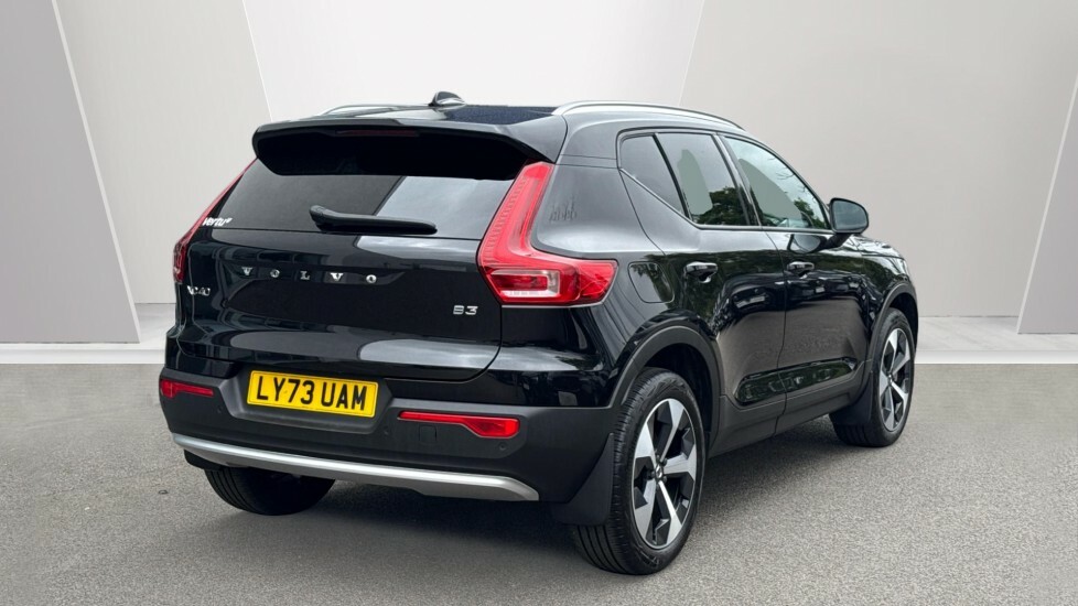 Volvo XC40 Core Black #2