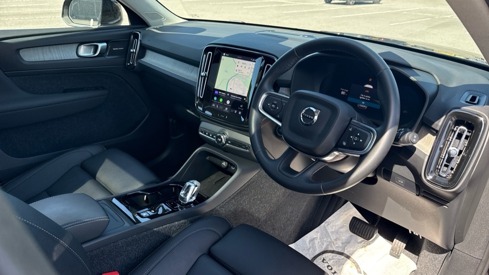 Volvo XC40 Ultra Black #4
