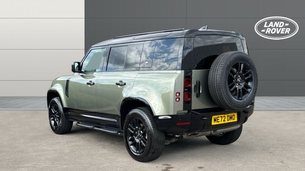 Land Rover Defender 110 X-dynamic Se ME72DMO Green #2