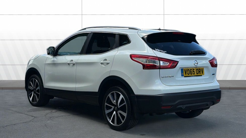 Nissan Qashqai Tekna White #2