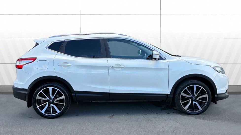 Nissan Qashqai Tekna White #5